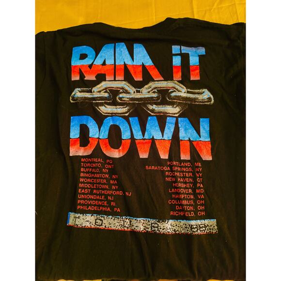 JUDAS PRIEST-L-SUPER RARE- ORIGINAL 1988 RAM IT DOWN TOUR T-SHIRT- FULL BAND - Picture 2 of 2